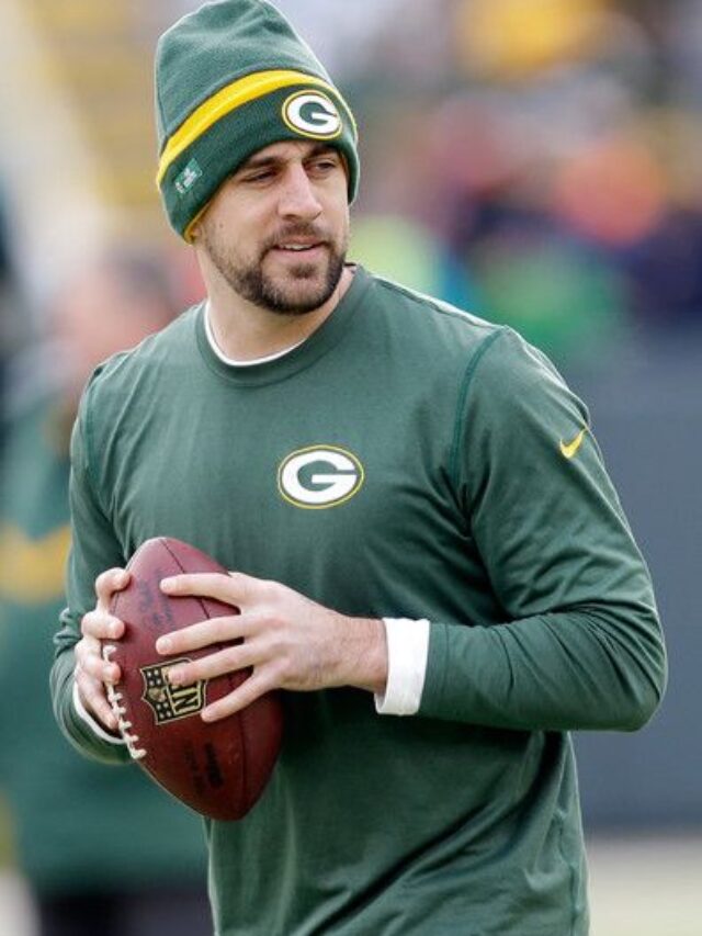 The Titans Are Interested In Aaron Rodgers