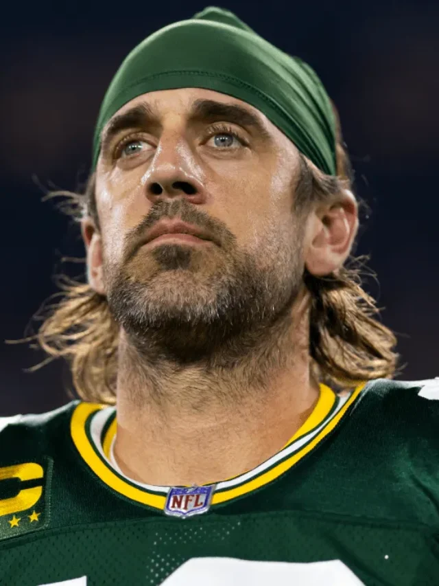 Aaron Rodgers signs three-year contract extension, earning $150.8M.