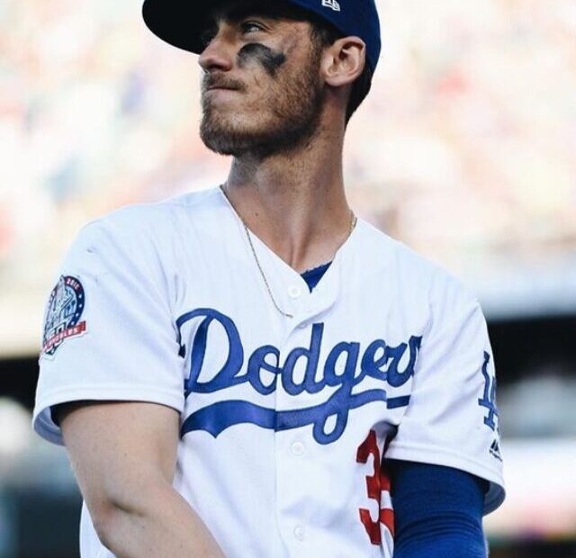 Cody Bellinger (8)