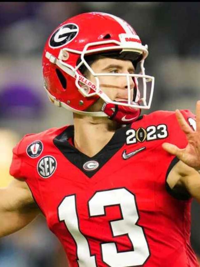 Cowboys Will Select Controversial Georgia QB Stetson Bennett