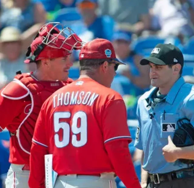 MLB fans attack umpire for bizarre pitch clock call (4)