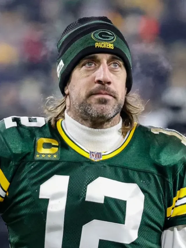 Aaron Rodgers benefits from San Francisco 49ers’ QB woes.