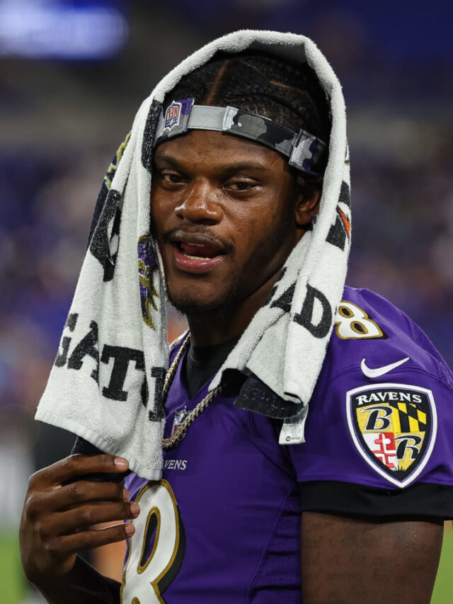 The Ravens’ QB Lamar Jackson could be traded during draft night, according to Bleacher Report.